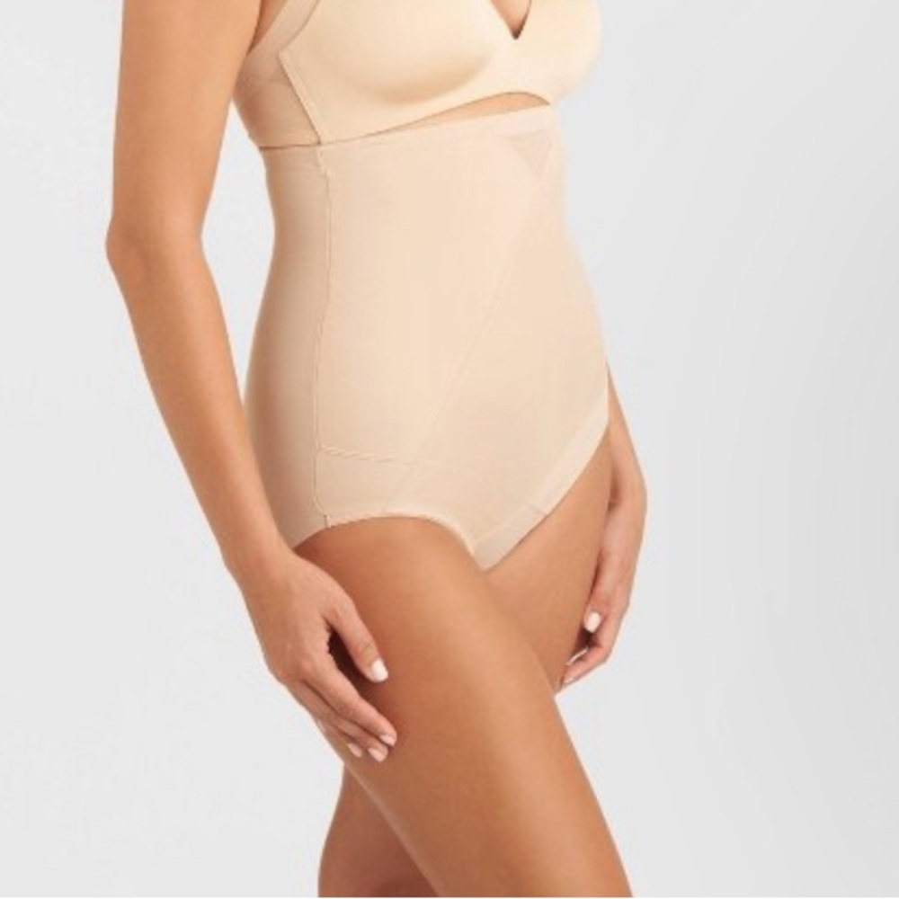 NWT Slim Shaper by Miracle Brands Women’s High-Waisted Tummy Tuck Brief